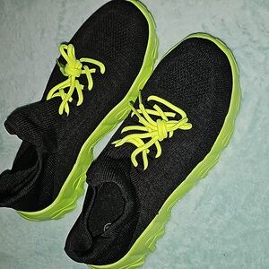 SOLD Lace up low top athletic sneakers